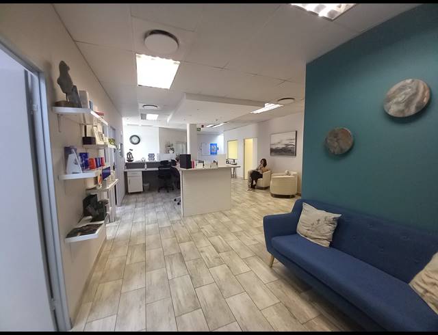330M² OFFICE TO LET IN BRYANSTON